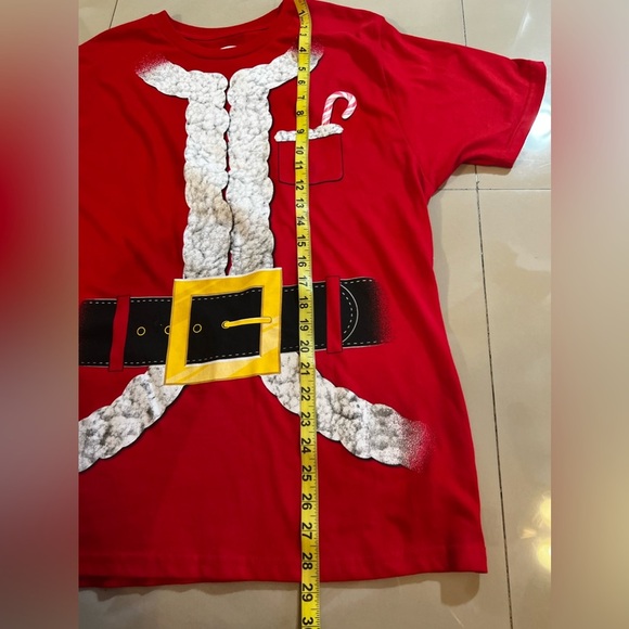 Ugly Christmas Men's 'Gold Buckle Santa' Short Sleeve T-Shirt Red Size M (38-40) - Picture 10 of 16